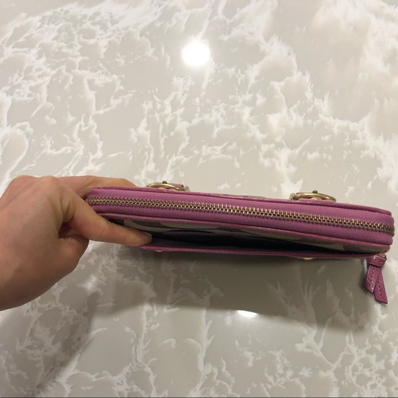 Classic Coach zip around wallet! - Picture 5 of 9